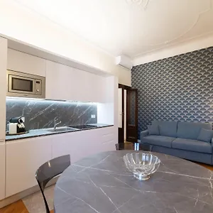  Appartamento Casa Bella 16 - 8 Min To Metro, 15 Min To Lin Airport, University Area Italia